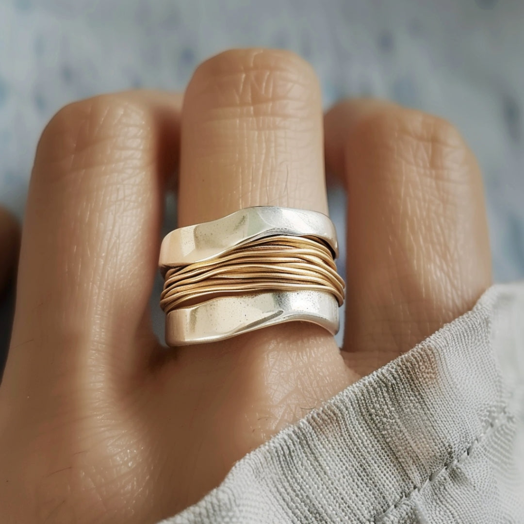 Ring met Zilveren Gouden Draadjes