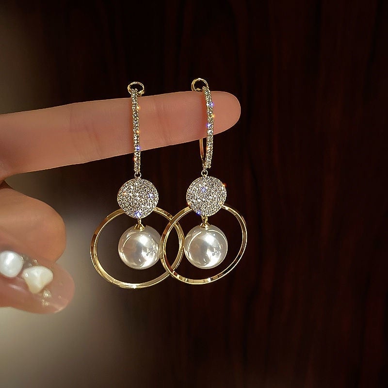 Luxe Oorbellen met Geproduceerde Parel en Zirkonia