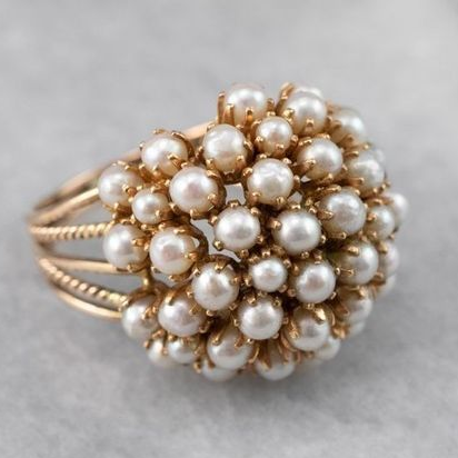 Ring met Ingevoegde Parel